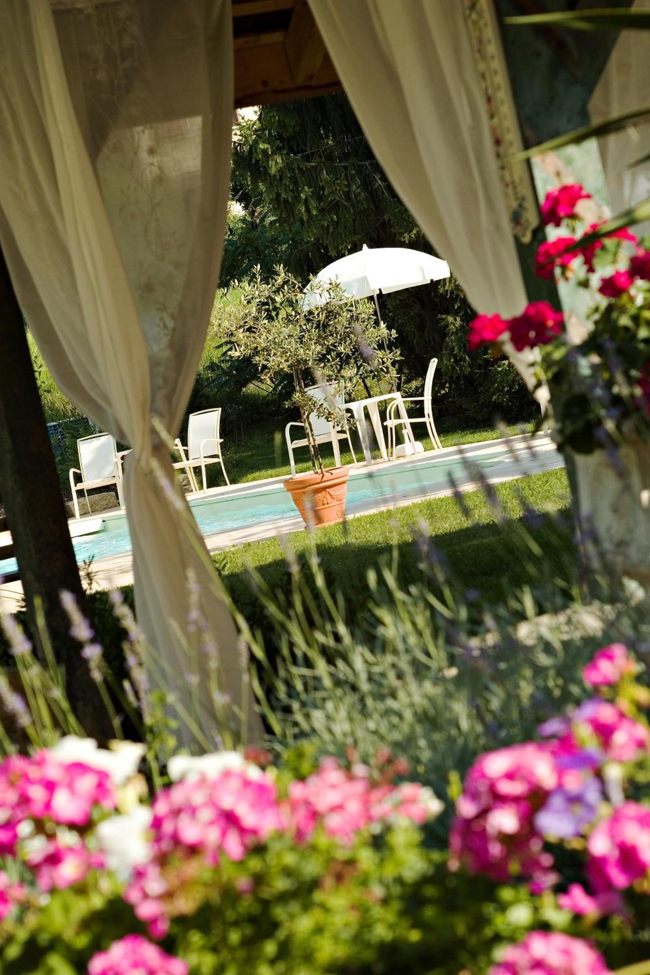 Logis Auberge Saint Simond Εξ Λε Μπαν Εξωτερικό φωτογραφία