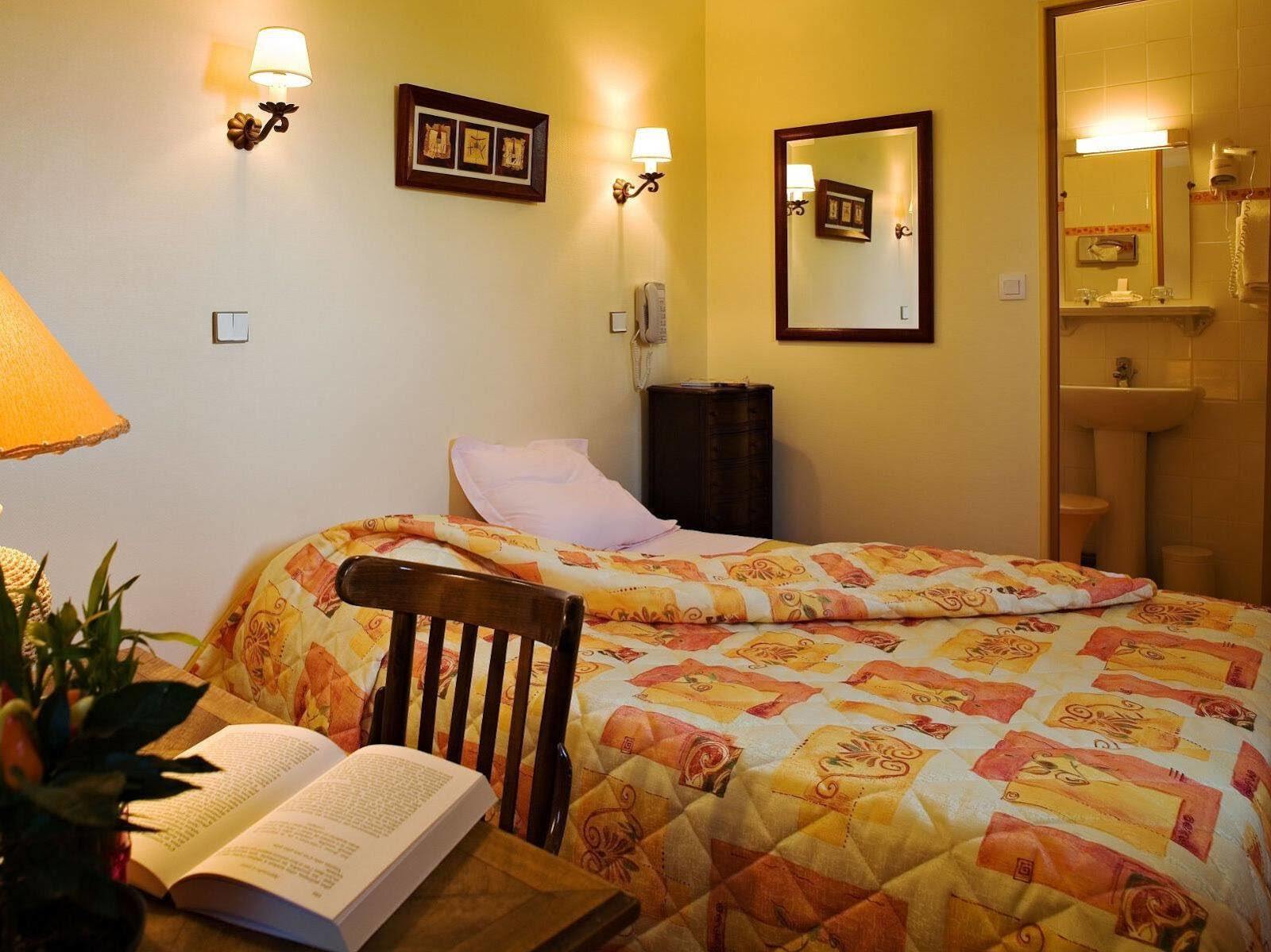 Logis Auberge Saint Simond Εξ Λε Μπαν Εξωτερικό φωτογραφία